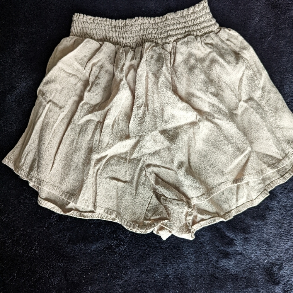 Shorts - Picture 2 of 6